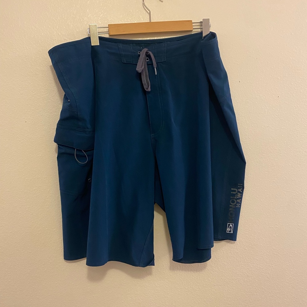Honolua Hawaii Men’s Blue Board Shorts